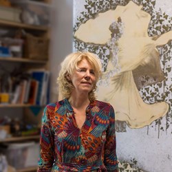 Atelier Claudia de Vos met olfactorische tapisserie Boekweit en bijendans.jpg
