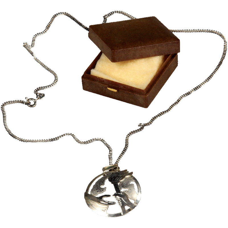 ketting met embleem_Wit_800x800.png